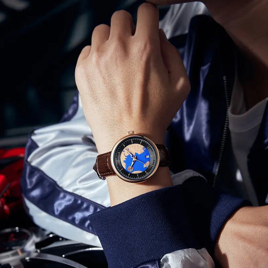 Mechanisch horloge met draaiende aarde